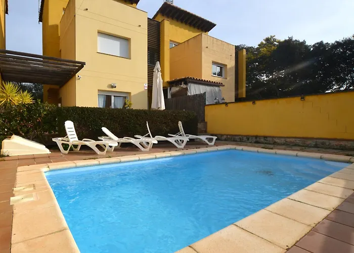 Villa Mimosa 8 People Lloret De Mar
